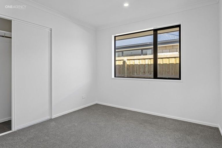 Photo of property in 5 Weaver Street, Woodend, 7691
