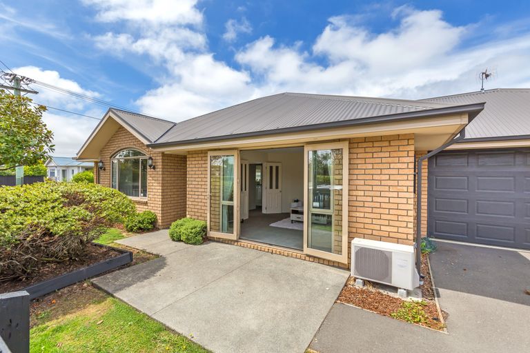 Photo of property in 24 Cooke Street, Somerfield, Christchurch, 8024