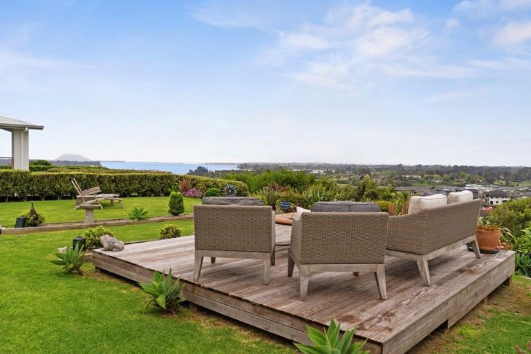 Photo of property in 16 Holyoake Terrace, Omokoroa, 3114