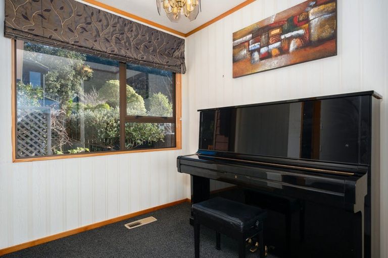 Photo of property in 11 Duval Grove, Tawa, Wellington, 5028
