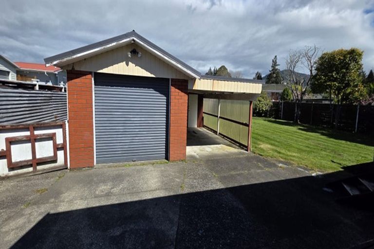 Photo of property in 12 Martin Street, Utuhina, Rotorua, 3015