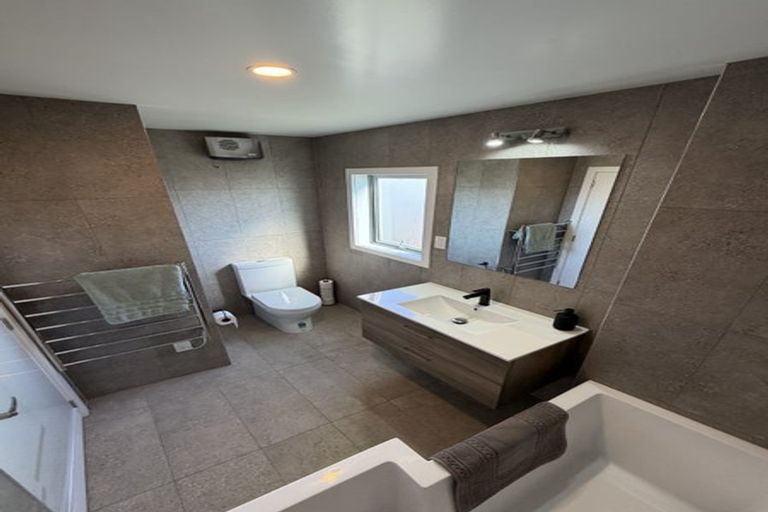 Photo of property in 2/9 Ottawa Road, Wainoni, Christchurch, 8061