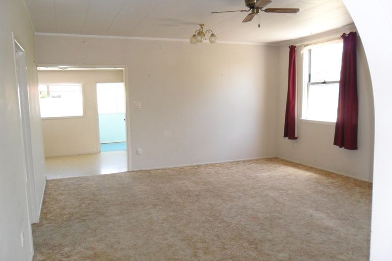 Photo of property in 63 King Street, Hikurangi, 0114