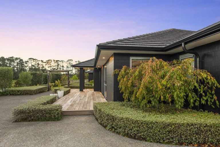 Photo of property in 583 State Highway 16, Kumeu, 0891