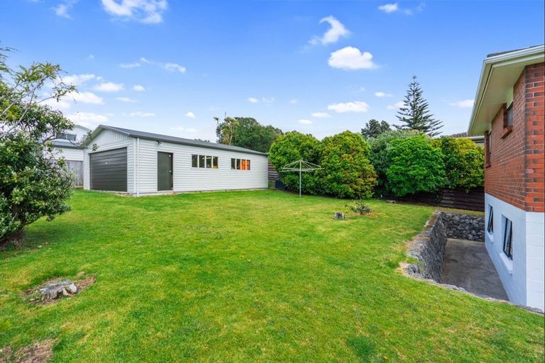 Photo of property in 34 Queens Road, Waikanae Beach, Waikanae, 5036