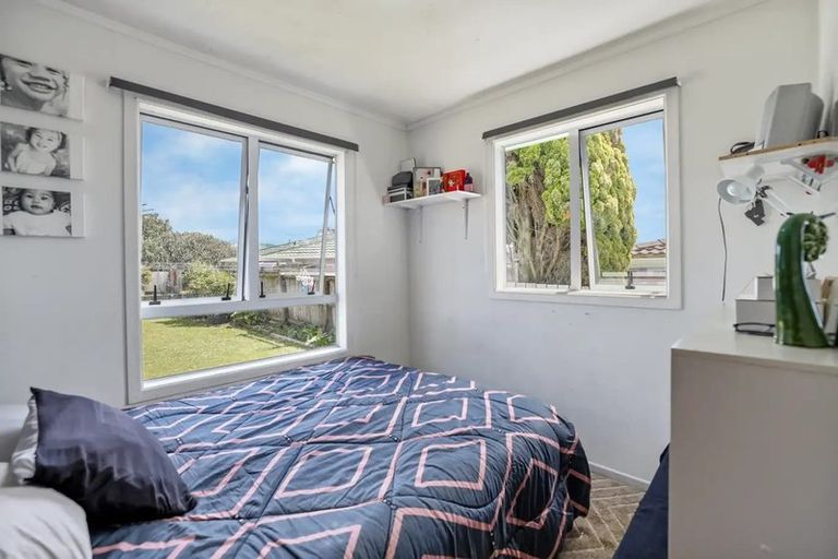 Photo of property in 8 Rathgar Road, Henderson, Auckland, 0610