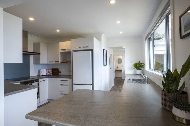 Photo of property in 106b Seaview Road, Westown, New Plymouth, 4310