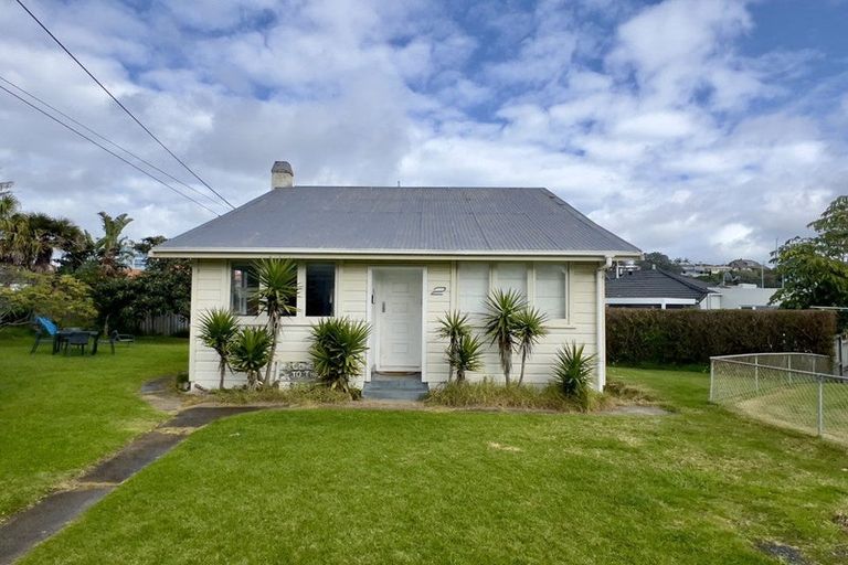 Photo of property in 2 Craig Road, Milford, Auckland, 0620