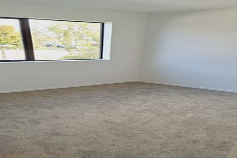 Photo of property in 5/149 Tirimoana Road, Te Atatu South, Auckland, 0602