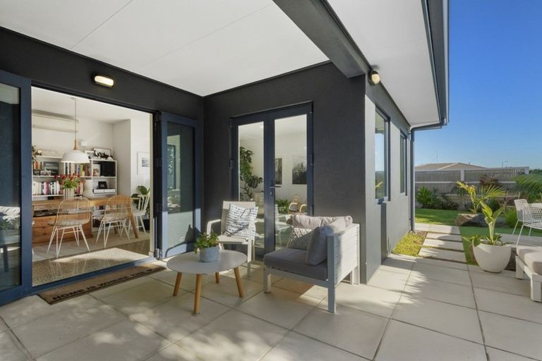 Photo of property in 70 Pacific View Road, Papamoa Beach, Papamoa, 3118