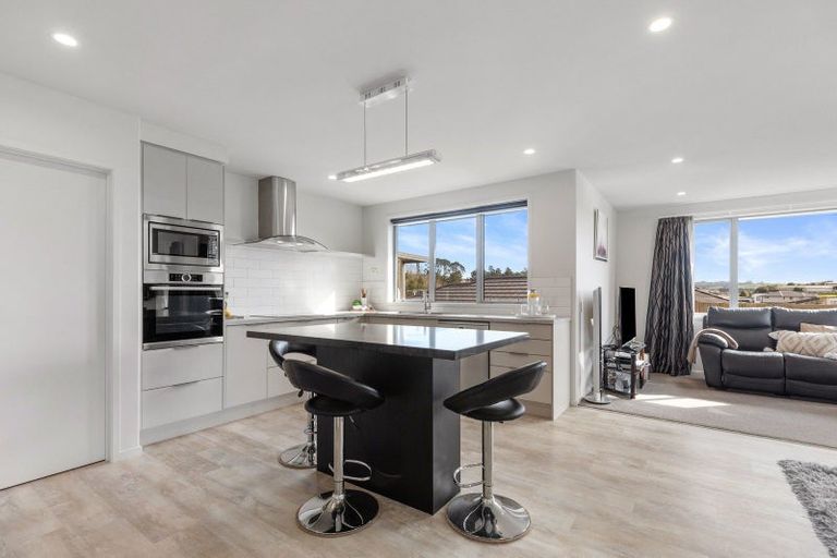 Photo of property in 9 Puhirake Crescent, Pyes Pa, Tauranga, 3112