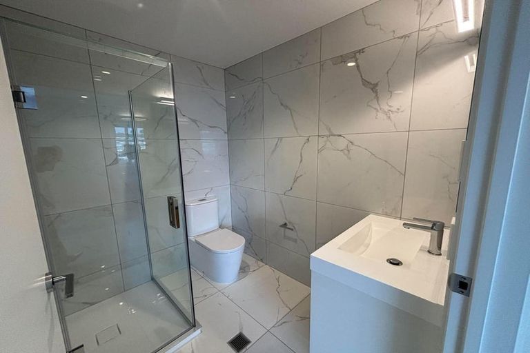 Photo of property in 702/32 Kent Terrace, Mount Victoria, Wellington, 6011