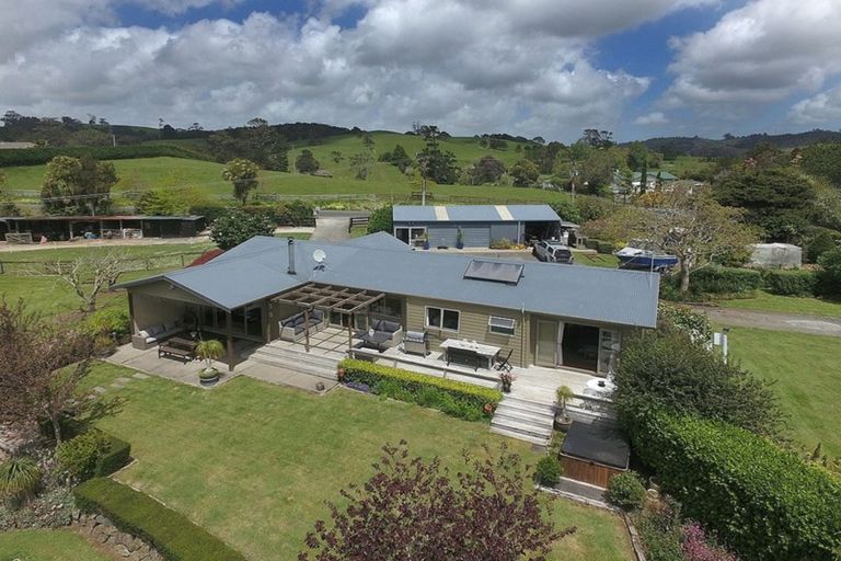 Photo of property in 145 Kanohi Road, Kaukapakapa, 0873