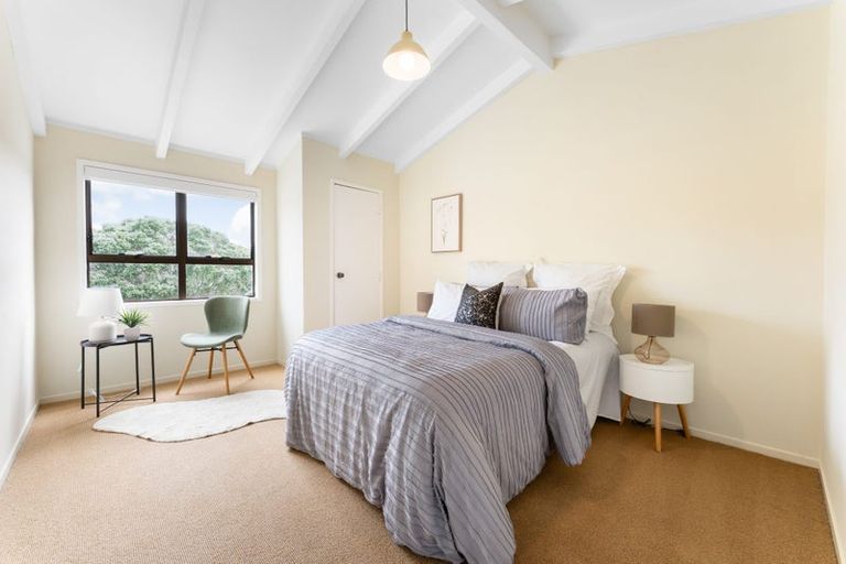 Photo of property in 31 Stranolar Drive, Mount Roskill, Auckland, 1041