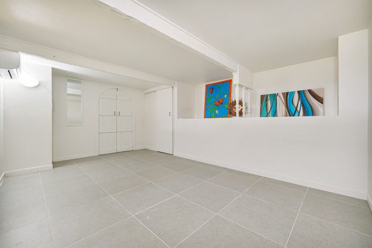 Photo of property in 8 Riverview Road, New Lynn, Auckland, 0600