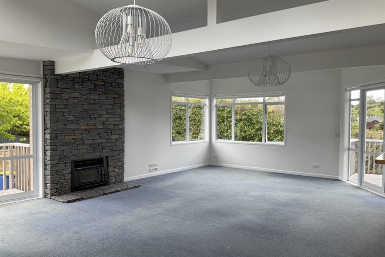 Photo of property in 22a Knightsbridge Drive, Forrest Hill, Auckland, 0620