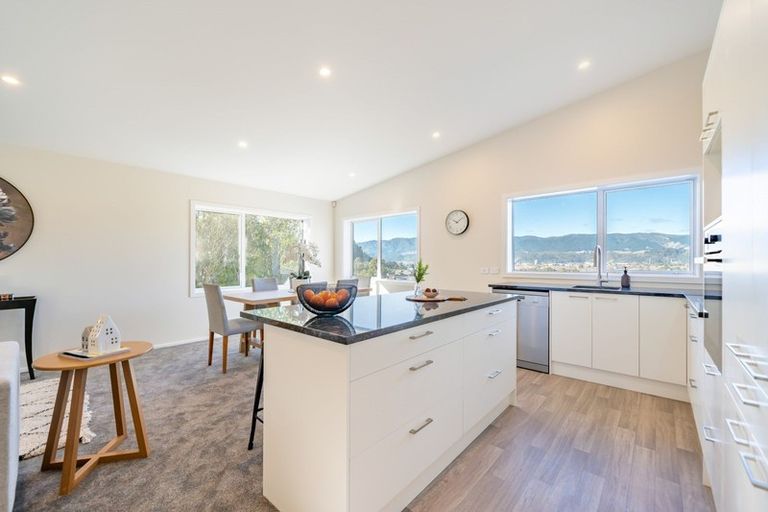 Photo of property in 70 Riverstone Drive, Riverstone Terraces, Upper Hutt, 5018