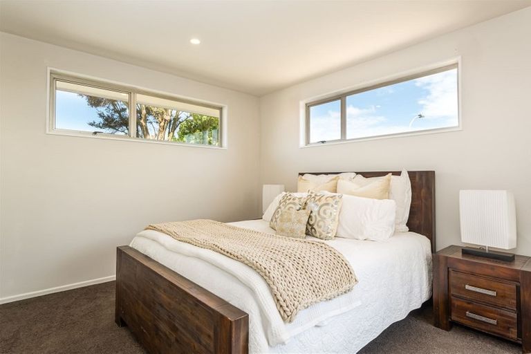 Photo of property in 32 Ambleside Drive, Burnside, Christchurch, 8053