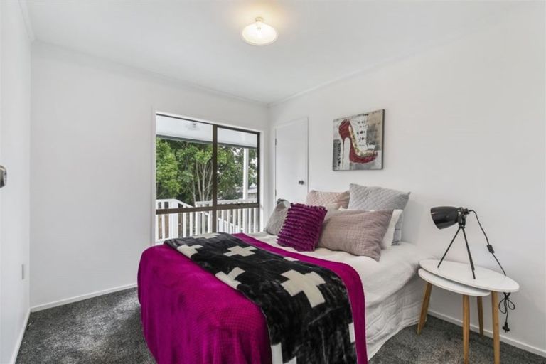 Photo of property in 65 Reynella Drive, Massey, Auckland, 0614