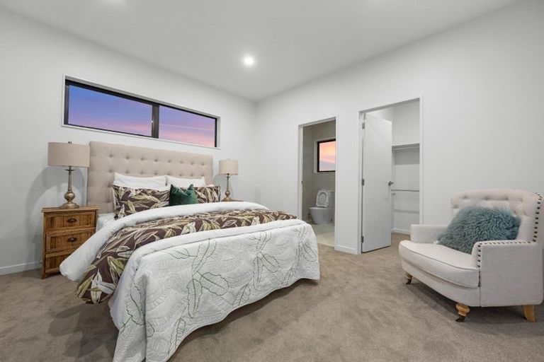 Photo of property in 7 Awa Avenue, Helensville, 0800