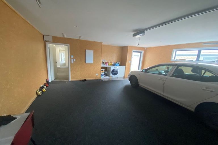 Photo of property in 48 Sardinia Grove, Fitzherbert, Palmerston North, 4410