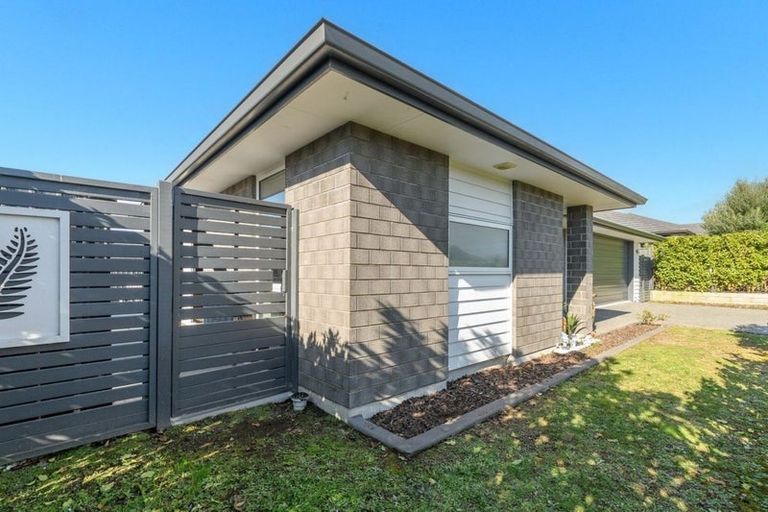 Photo of property in 4 Taffe Crescent, Pyes Pa, Tauranga, 3112