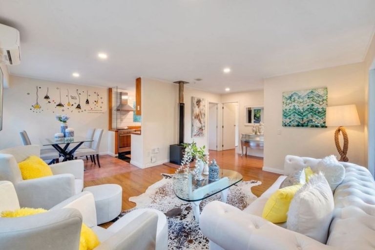 Photo of property in 5 Wilkinson Way, Browns Bay, Auckland, 0630