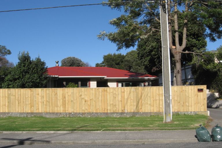 Photo of property in 38 Tiromoana Road, Raumati South, Paraparaumu, 5032