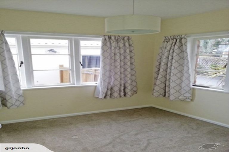 Photo of property in 33 Youngs Road, Papakura, 2110
