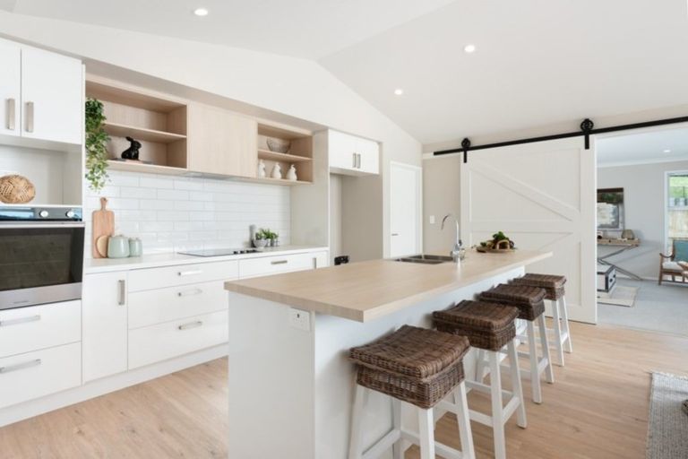 Photo of property in 7 Lakeside Terrace, Omokoroa, 3114