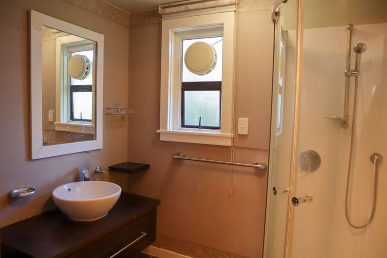 Photo of property in 67 Memorial Avenue, Ilam, Christchurch, 8053