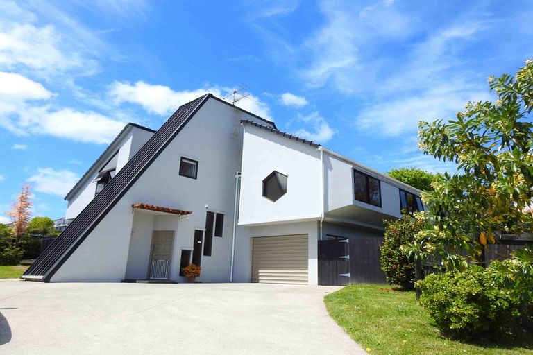 Photo of property in 29 Cairngorm Place, Highland Park, Auckland, 2010