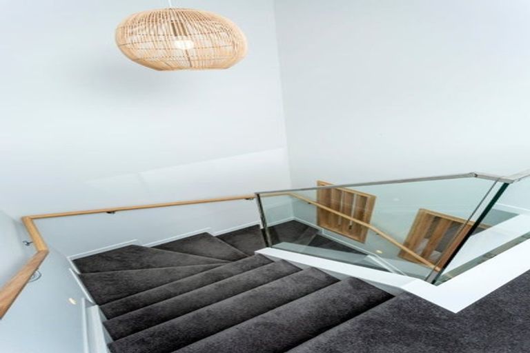 Photo of property in 2 Irwin Lane, Windsor Park, 0632