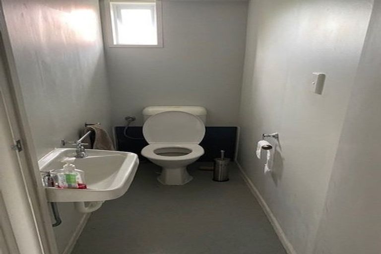 Photo of property in 35a Ranui Terrace, Tawa, Wellington, 5028