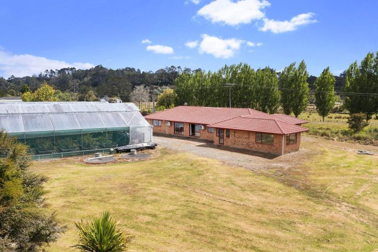 Photo of property in 1370 East Coast Road, Redvale, Albany, 0794