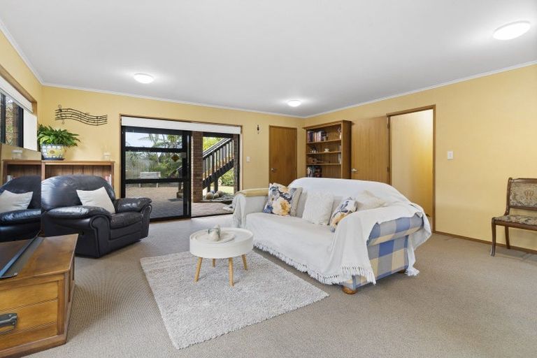 Photo of property in 54 Marina View Drive, West Harbour, Auckland, 0618