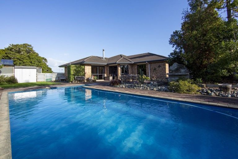 Photo of property in 758 Kaiwaka-mangawhai Road, Hakaru, Wellsford, 0975