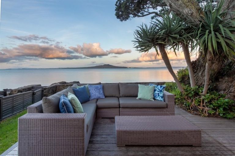 Photo of property in 2/259 Hurstmere Road, Takapuna, Auckland, 0622