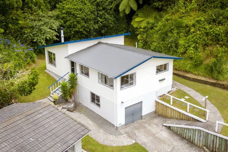 Photo of property in 18 Westhaven Drive, Tawa, Wellington, 5028