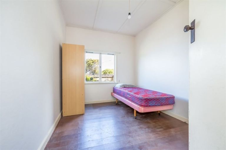 Photo of property in 17 Belmont Terrace, Belmont, Lower Hutt, 5010