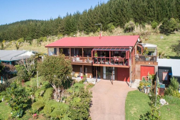 Photo of property in 124 Titiro Place, Onemana, Whangamata, 3691