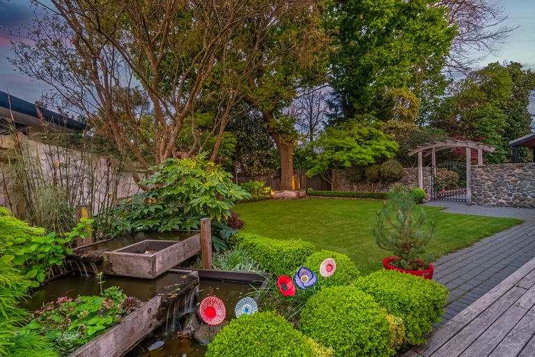 Photo of property in 18 Durham Crescent, Palmerston North, 4414