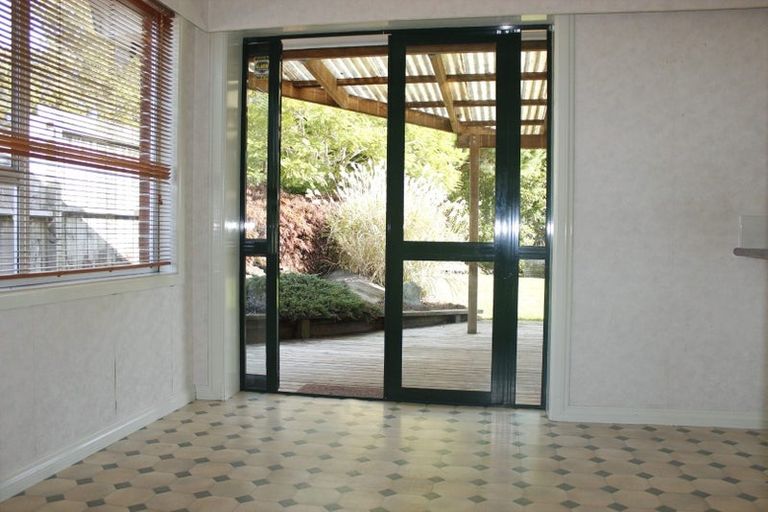 Photo of property in 14 Lilburn Crescent, Massey, Auckland, 0614