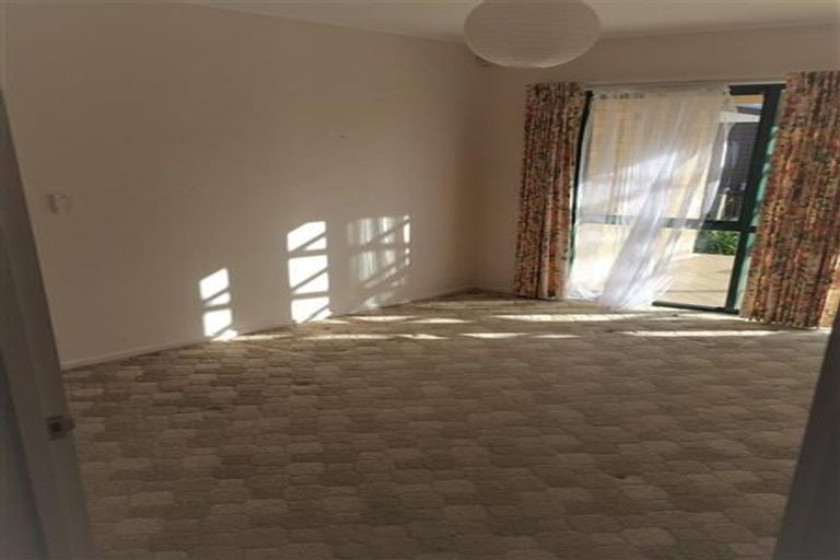 Photo of property in 14 Laurie Street, Red Beach, 0932