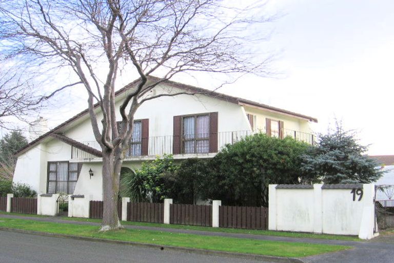 Photo of property in 19 Earl Place, Hokowhitu, Palmerston North, 4410