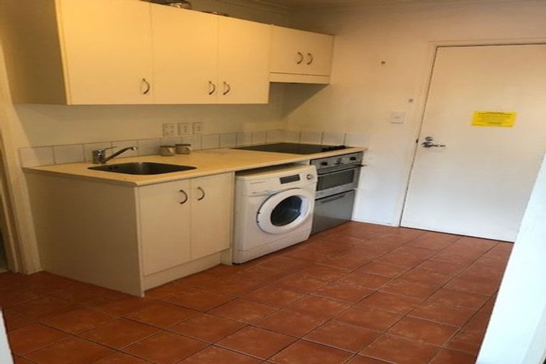 Photo of property in 17d/30 Westward Ho, Glen Eden, Auckland, 0602