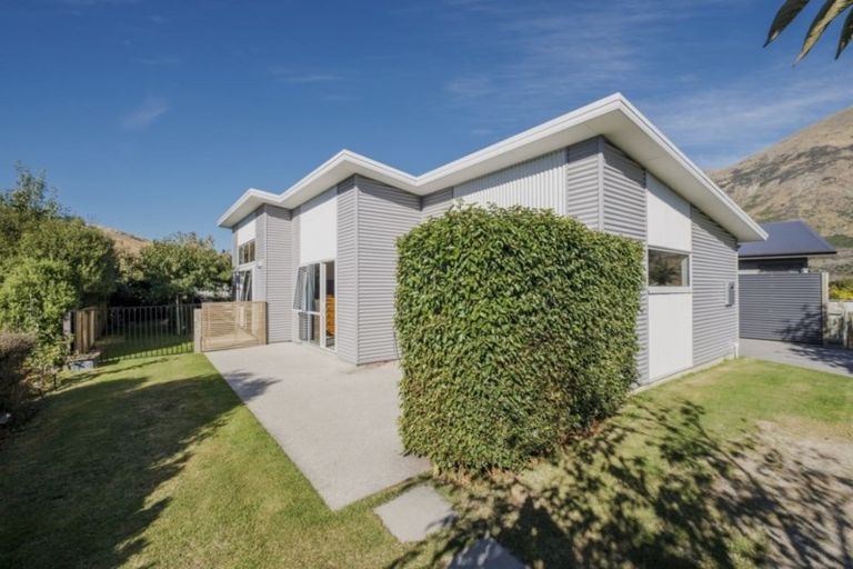 Photo of property in 9 Rere Road, Lake Hayes, Queenstown, 9304