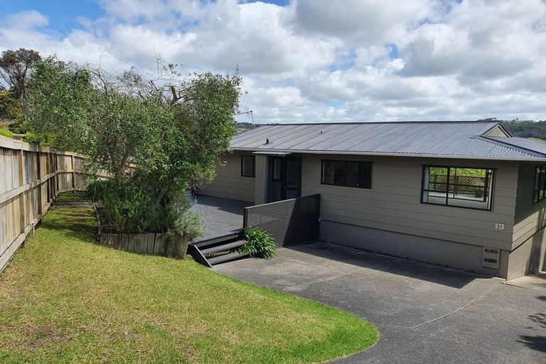 Photo of property in 21 Hillcrest Road, Hatfields Beach, Orewa, 0931