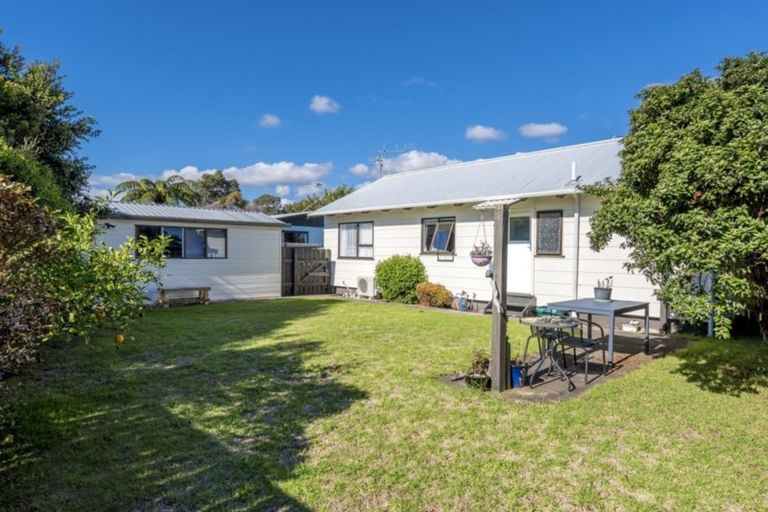 Photo of property in 61 Arawhata Road, Paraparaumu, 5032