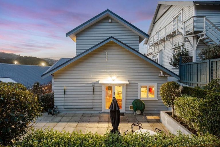 Photo of property in 9 Dover Street, Island Bay, Wellington, 6023